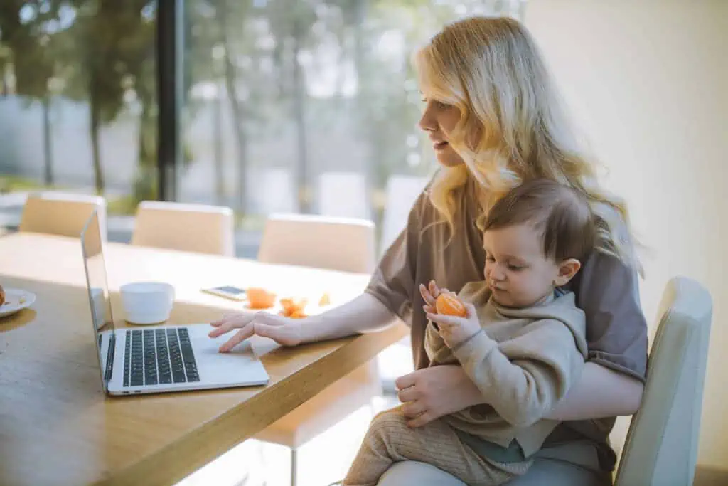 mom working from home with her kid